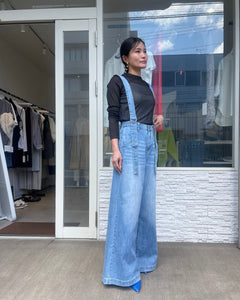 サスペンダー付きワイドデニム