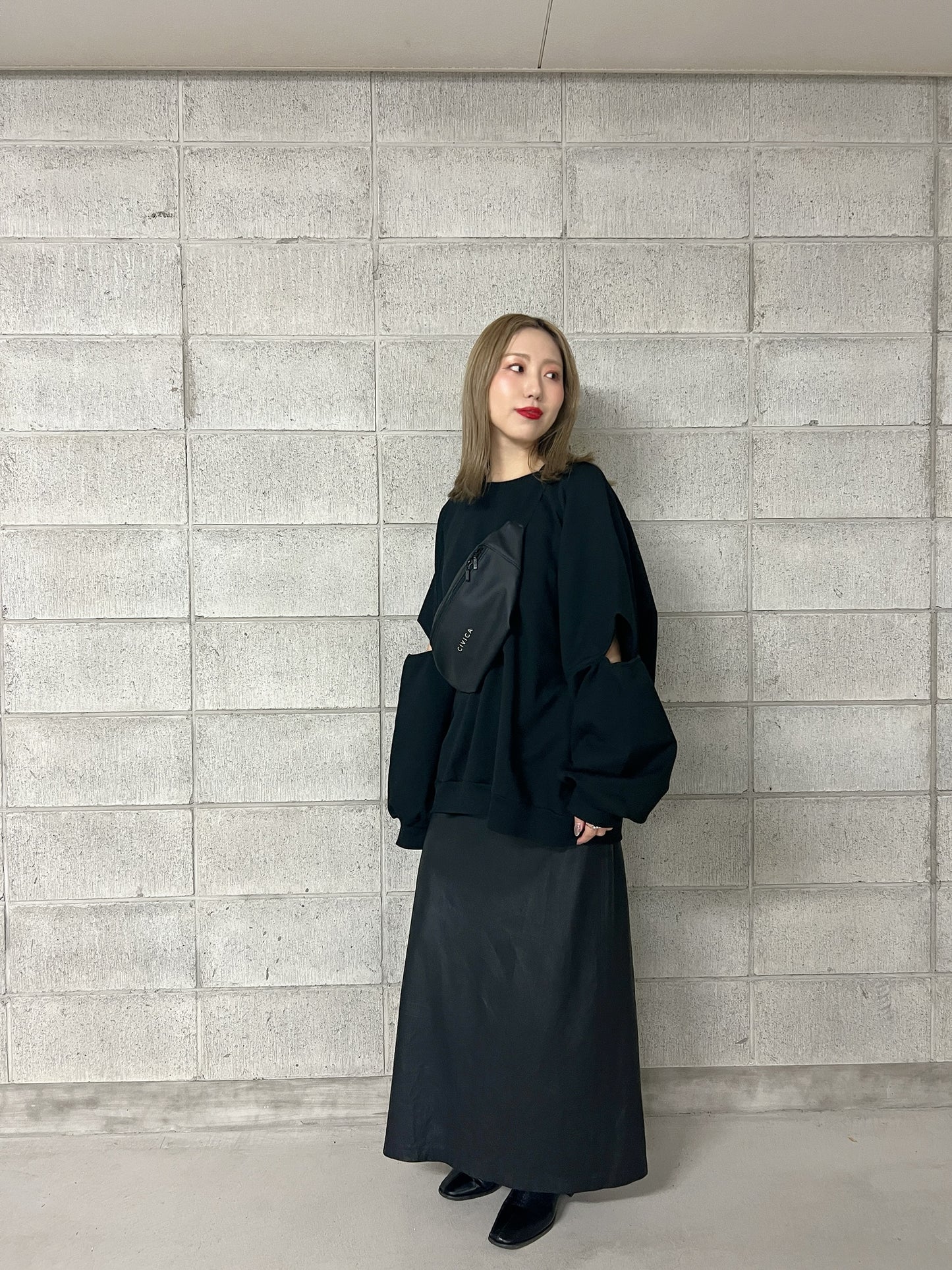 cut out sweat pullover