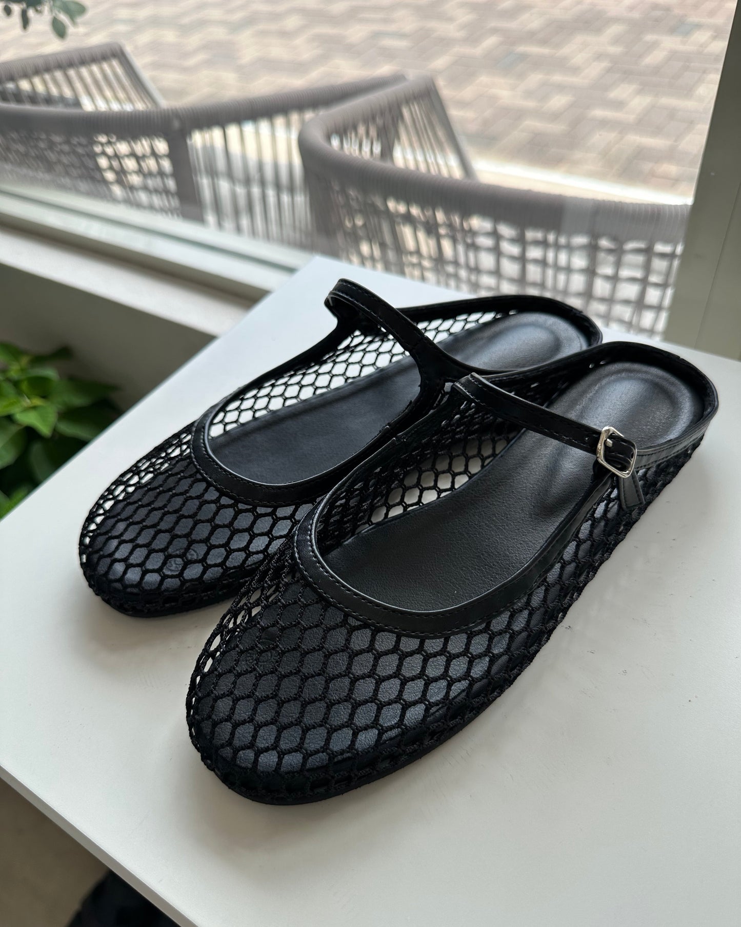メッシュサンダル