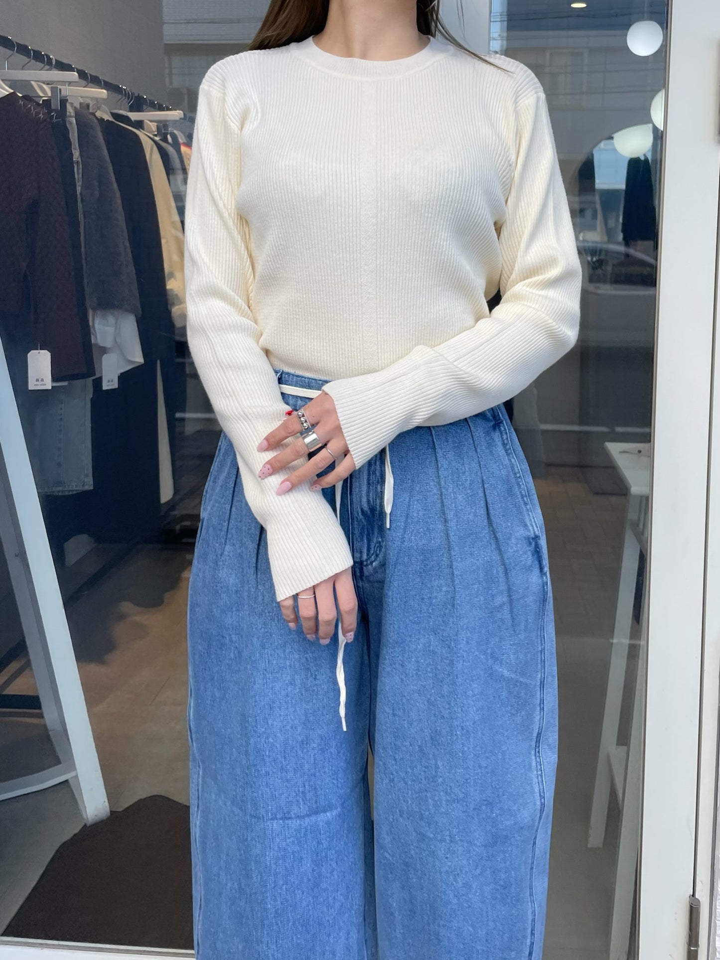 クルーネックリブニット