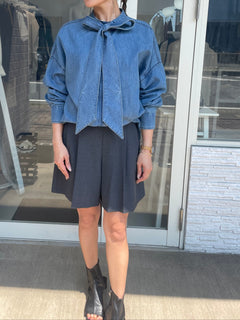 ボウタイダンガリーブラウス