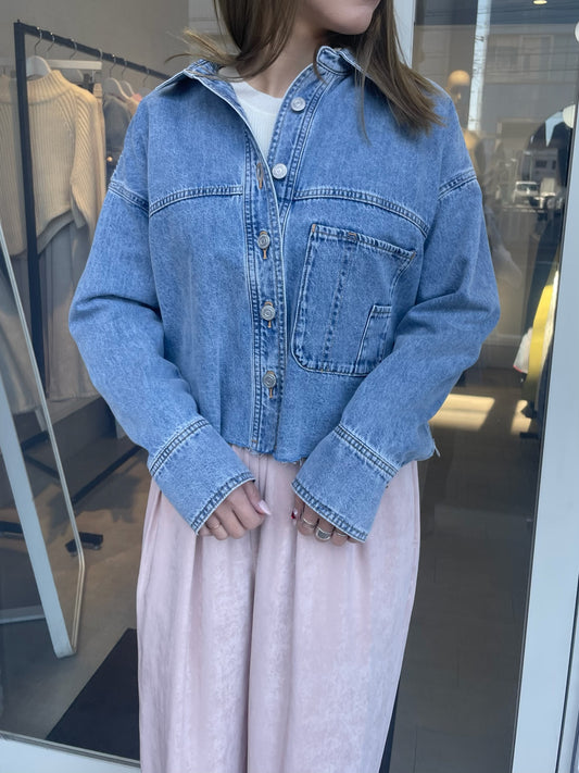 クロップドデニムシャツ