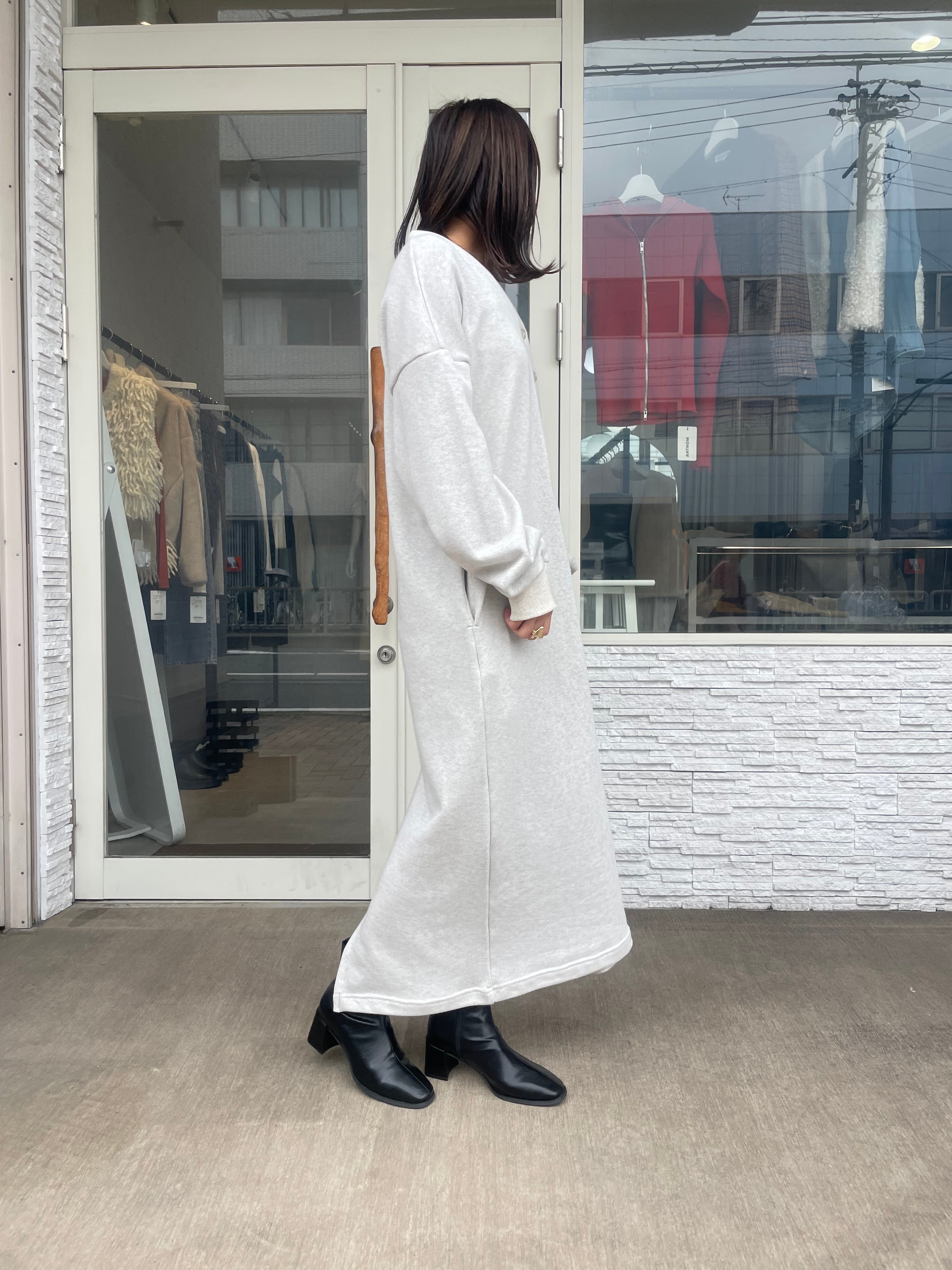 Vネックワンピース – SETiA online