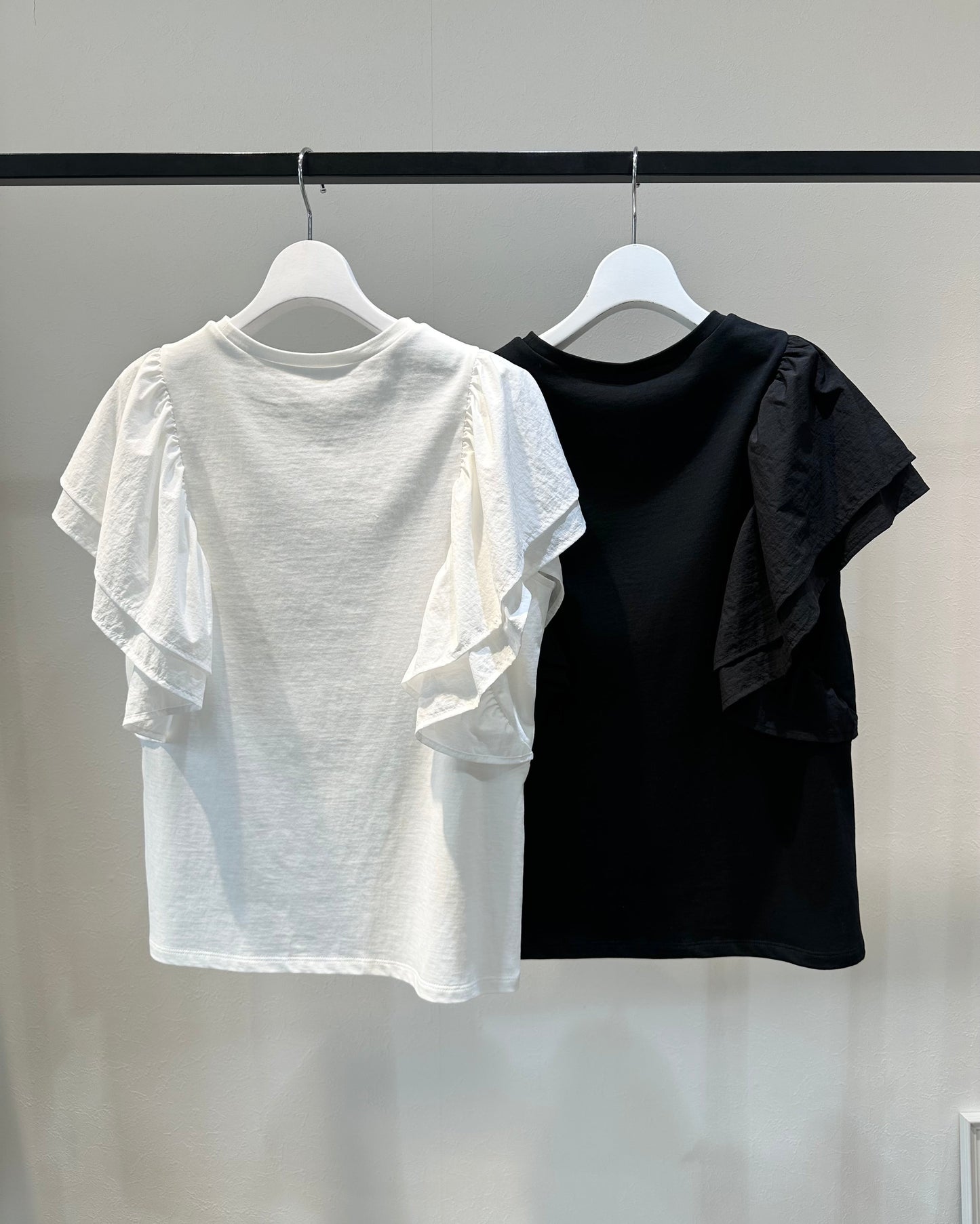 ドッキングフリルTシャツ