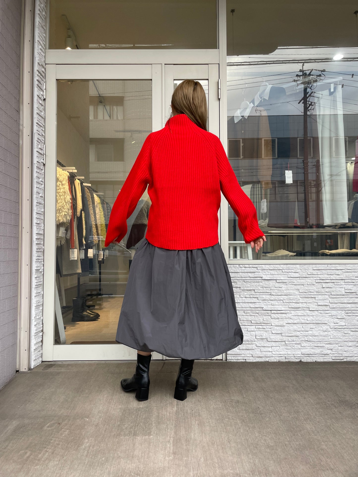 オフタートルリブニット