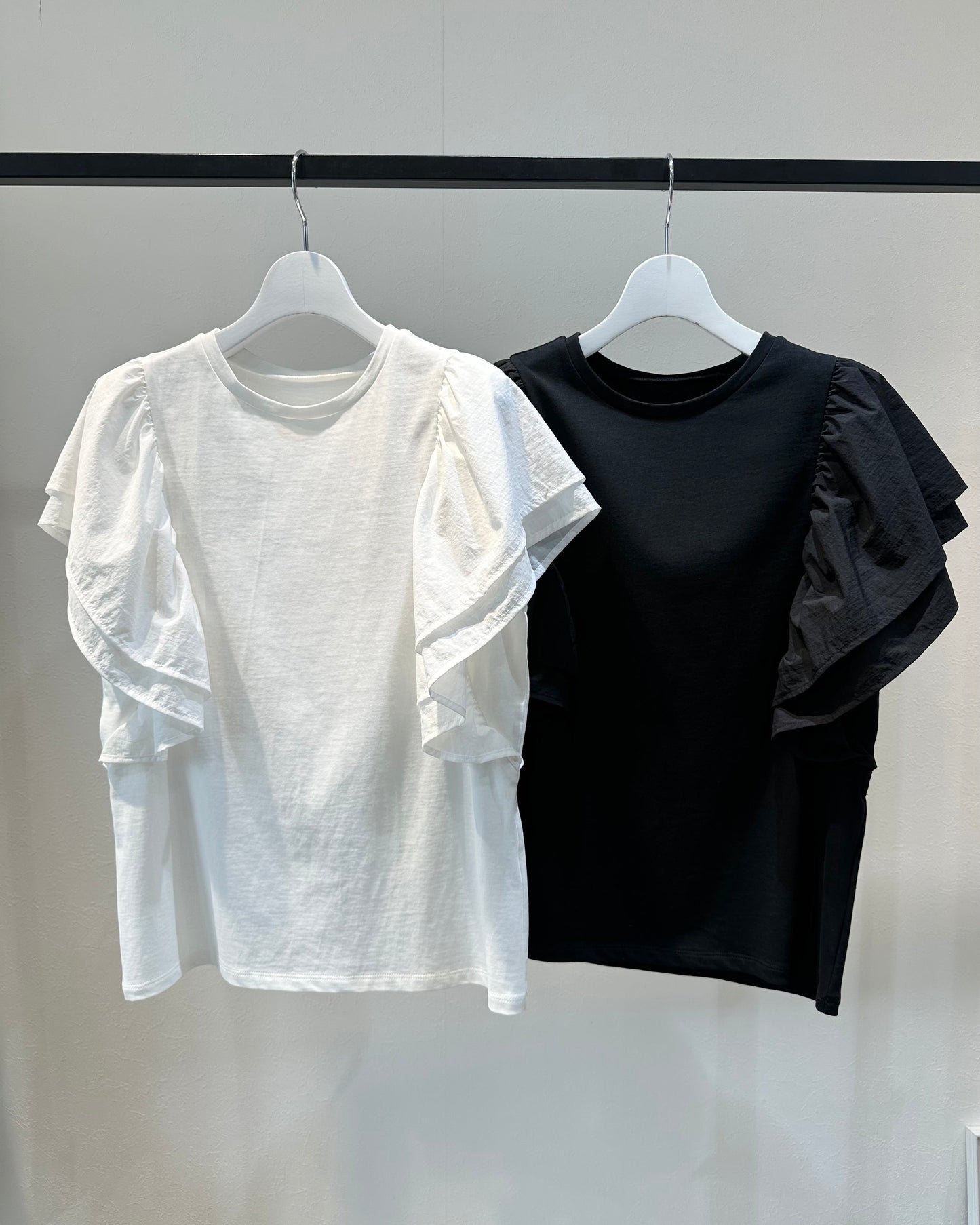 ドッキングフリルTシャツ