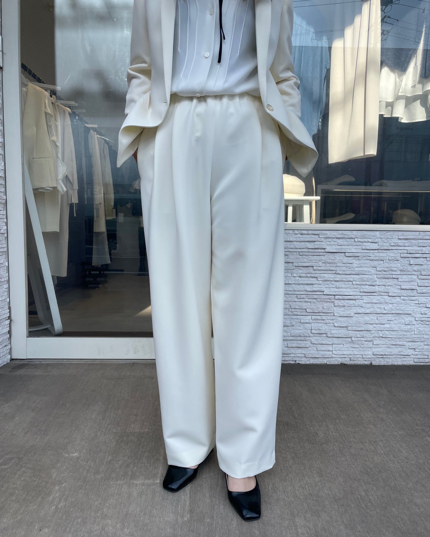 タックワイドパンツ