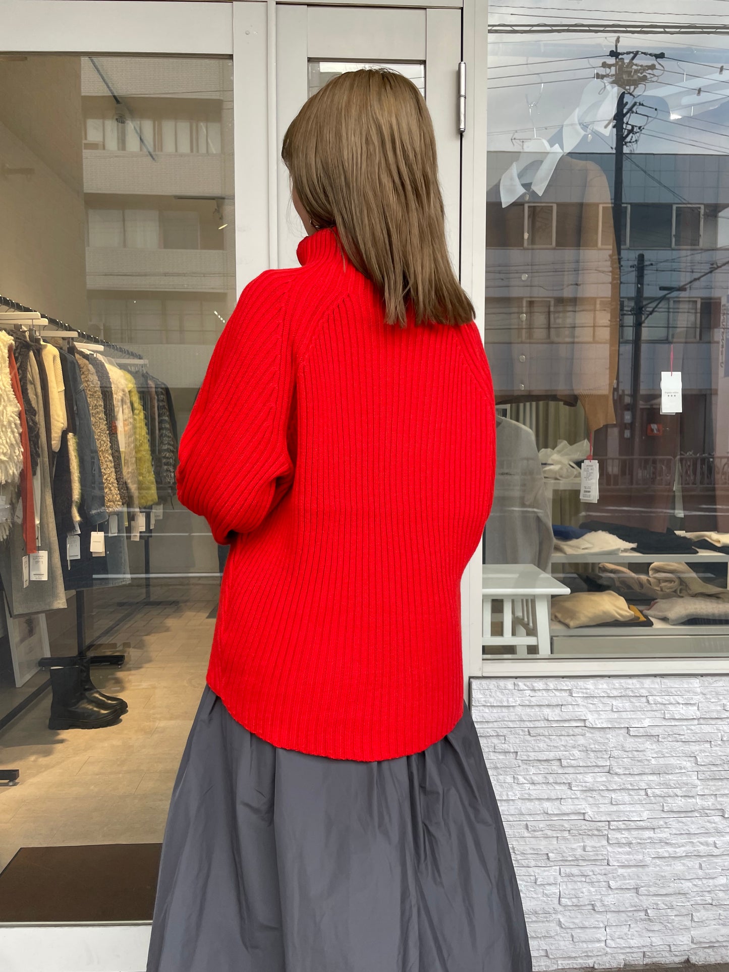 オフタートルリブニット