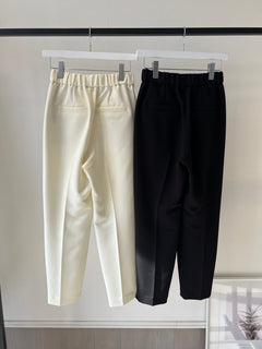 テーパードパンツ