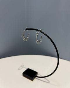 チェーンラインピアス