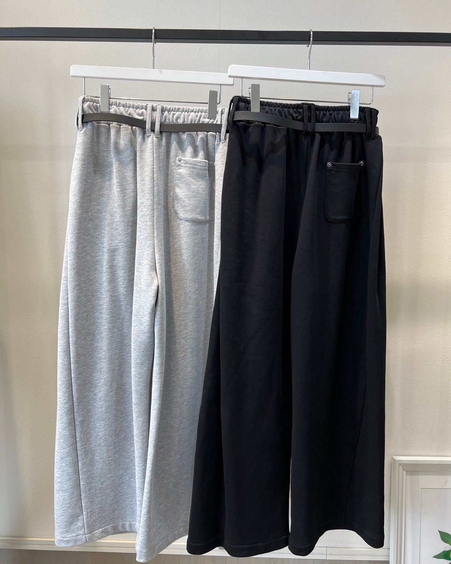 ベルト付きスウェットパンツ