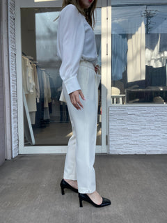 テーパードパンツ