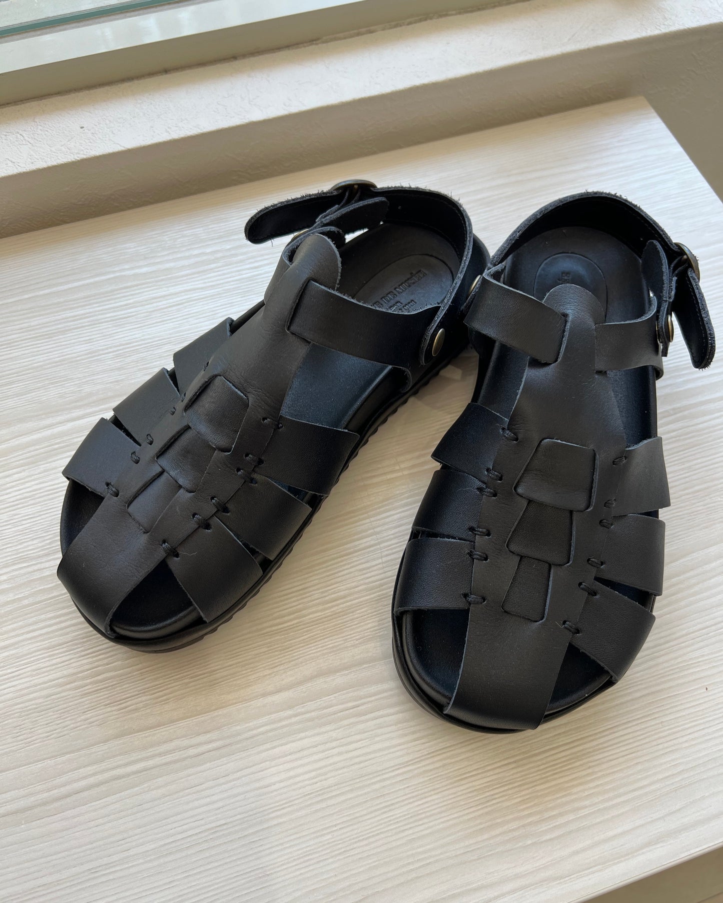 レザーグルカサンダル