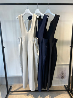 キーネックオールインワン