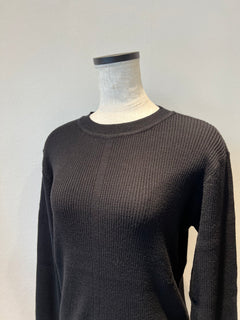 クルーネックリブニット