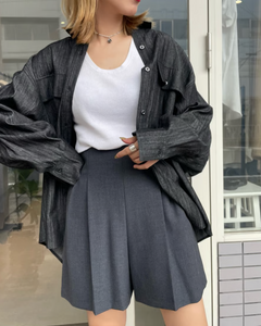 タックショートパンツ