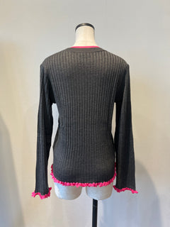 フリルクルーネックニット