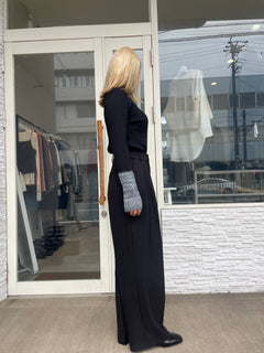 ベーシックタックパンツ