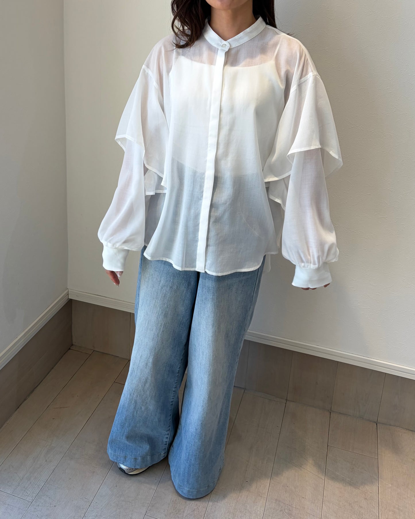 シアーラッフルブラウス