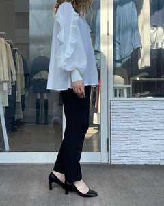 テーパードパンツ