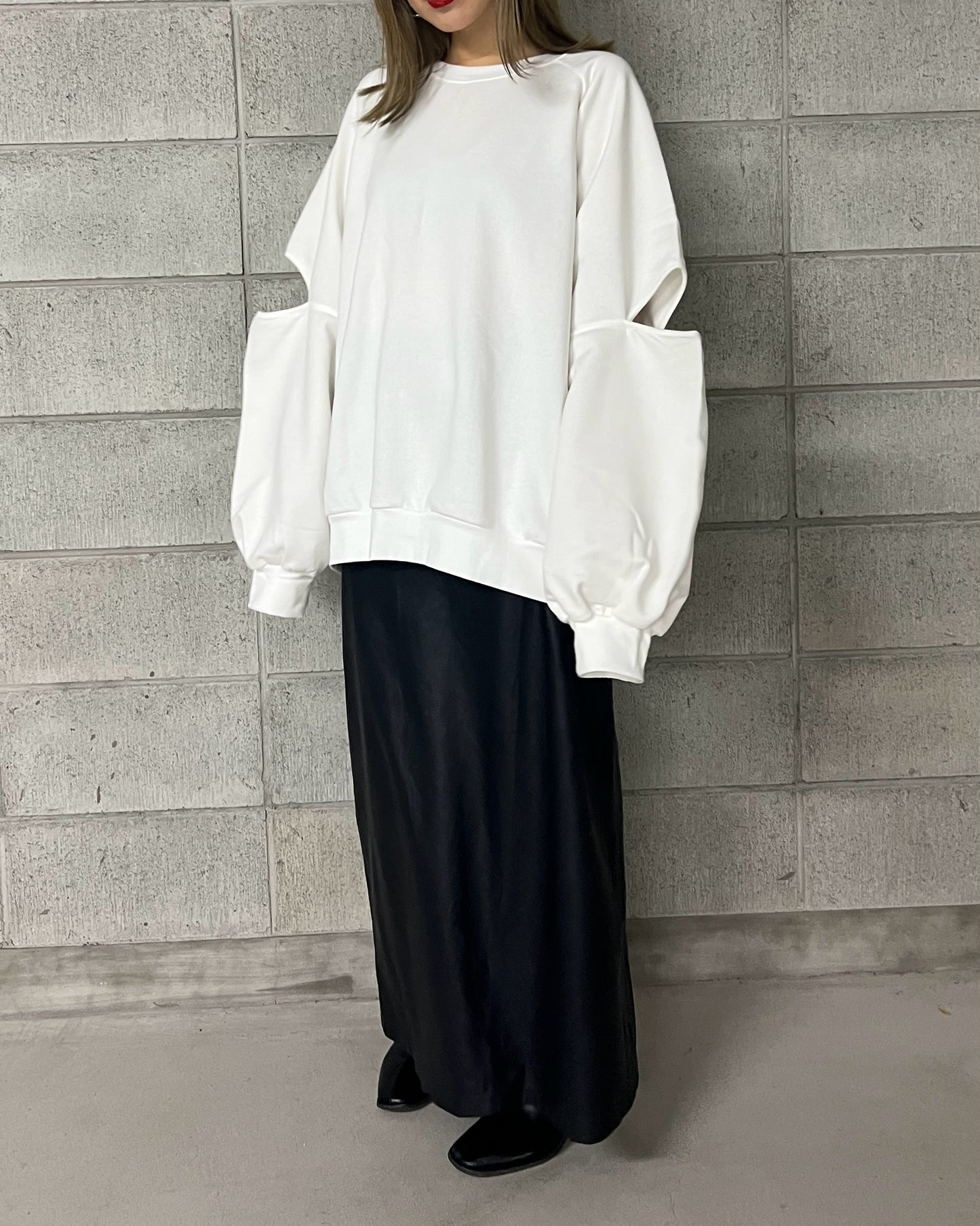 cut out sweat pullover