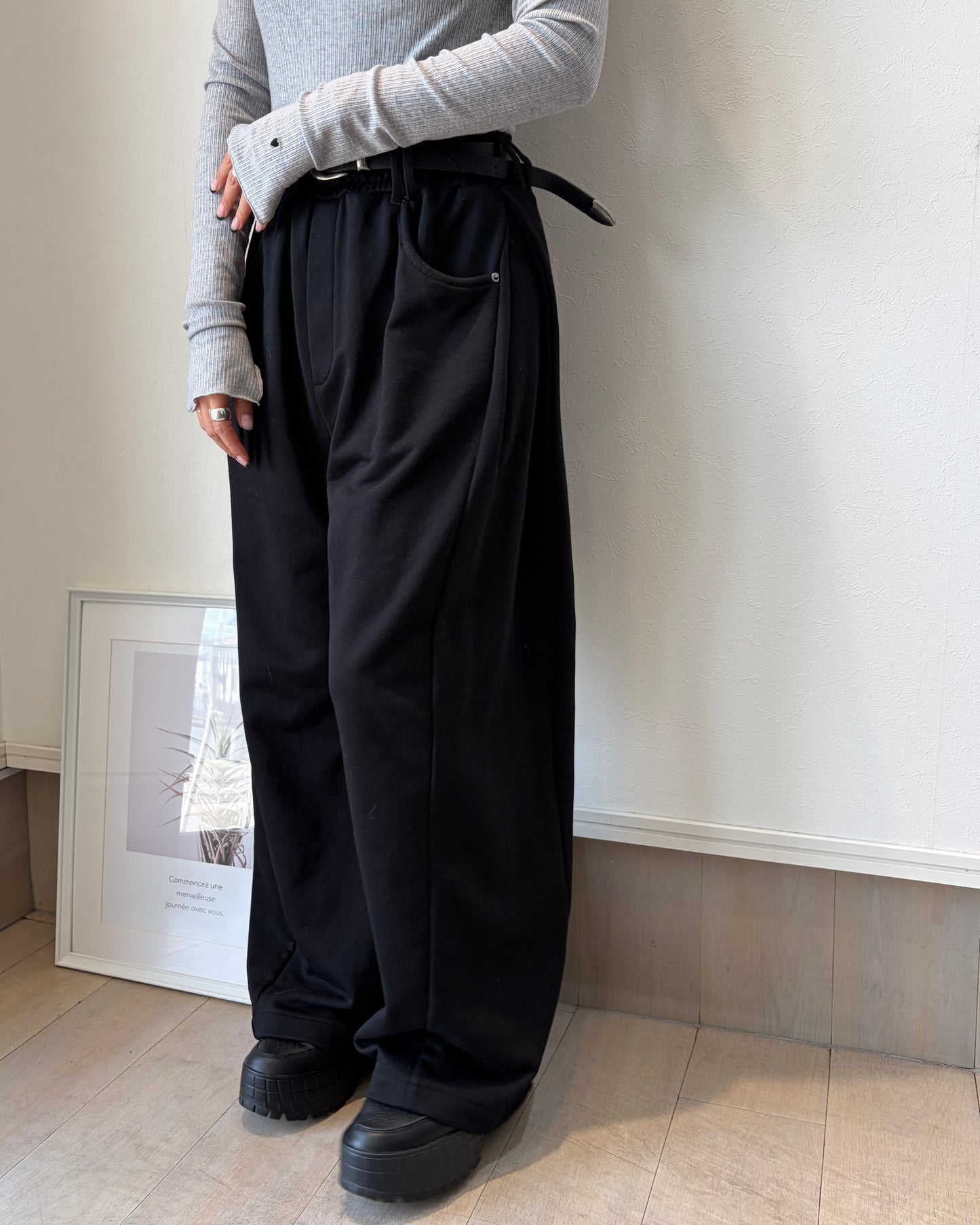 ベルト付きスウェットパンツ