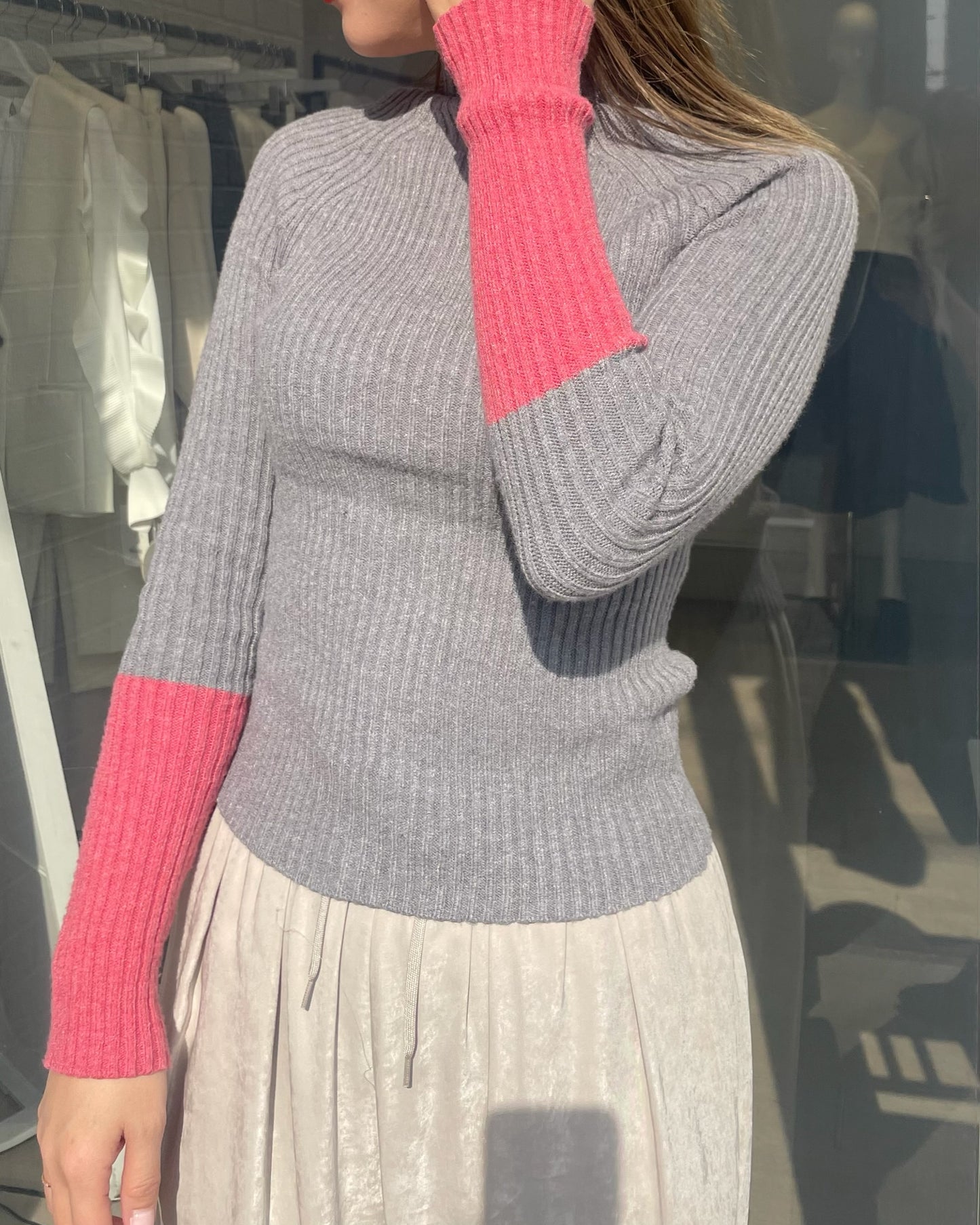 バイカラーアームリブニット