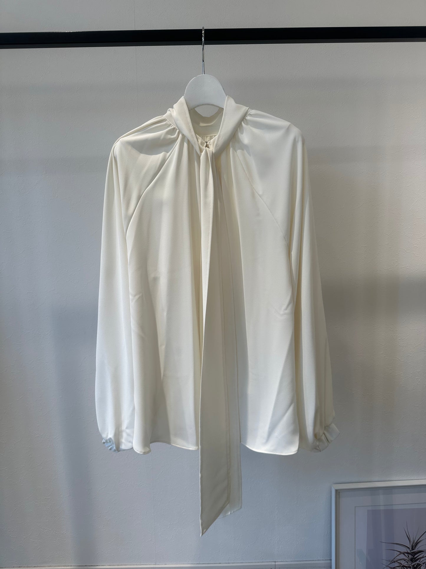 ボリュームスリーブリボンブラウス