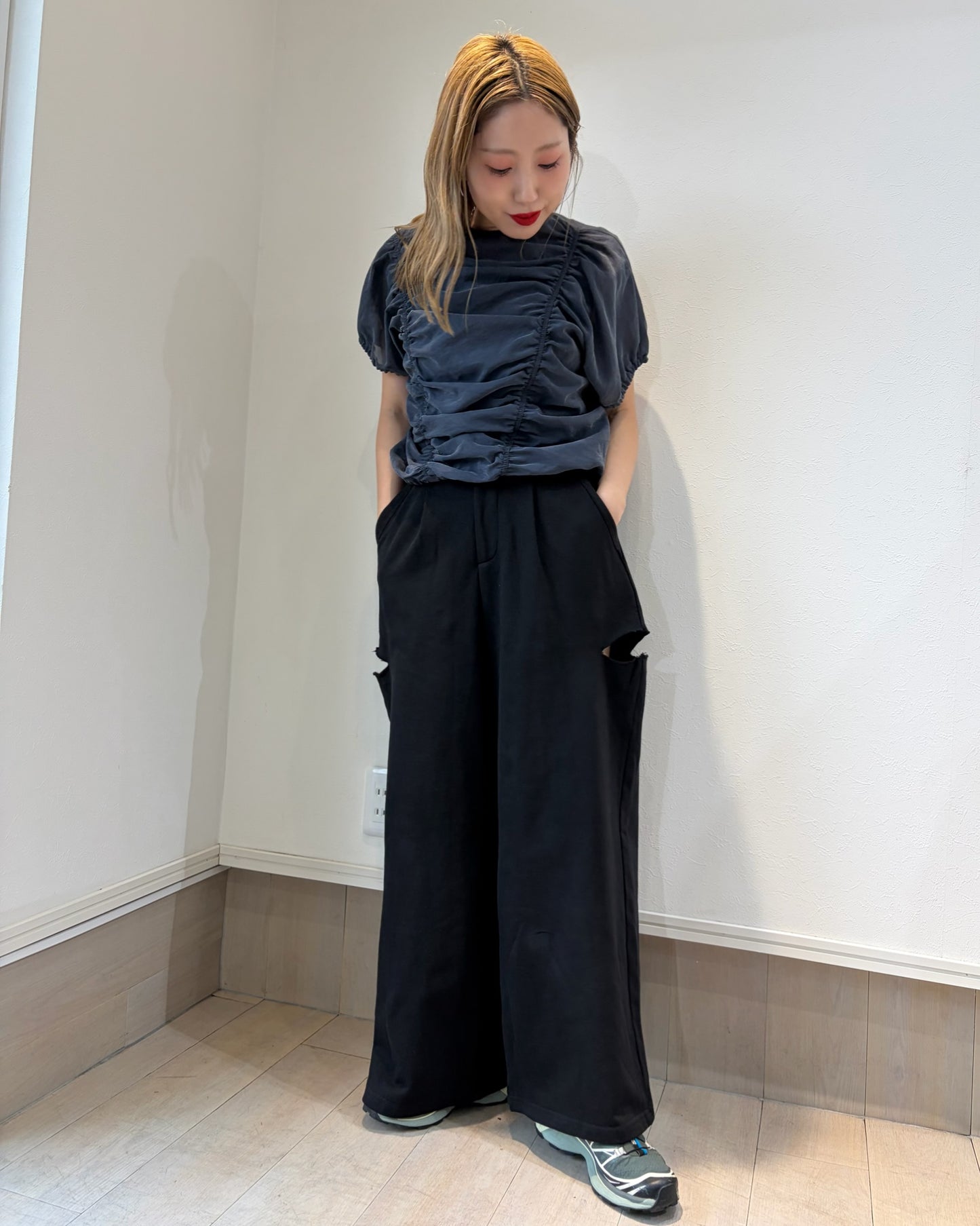 サイドカットスウェット