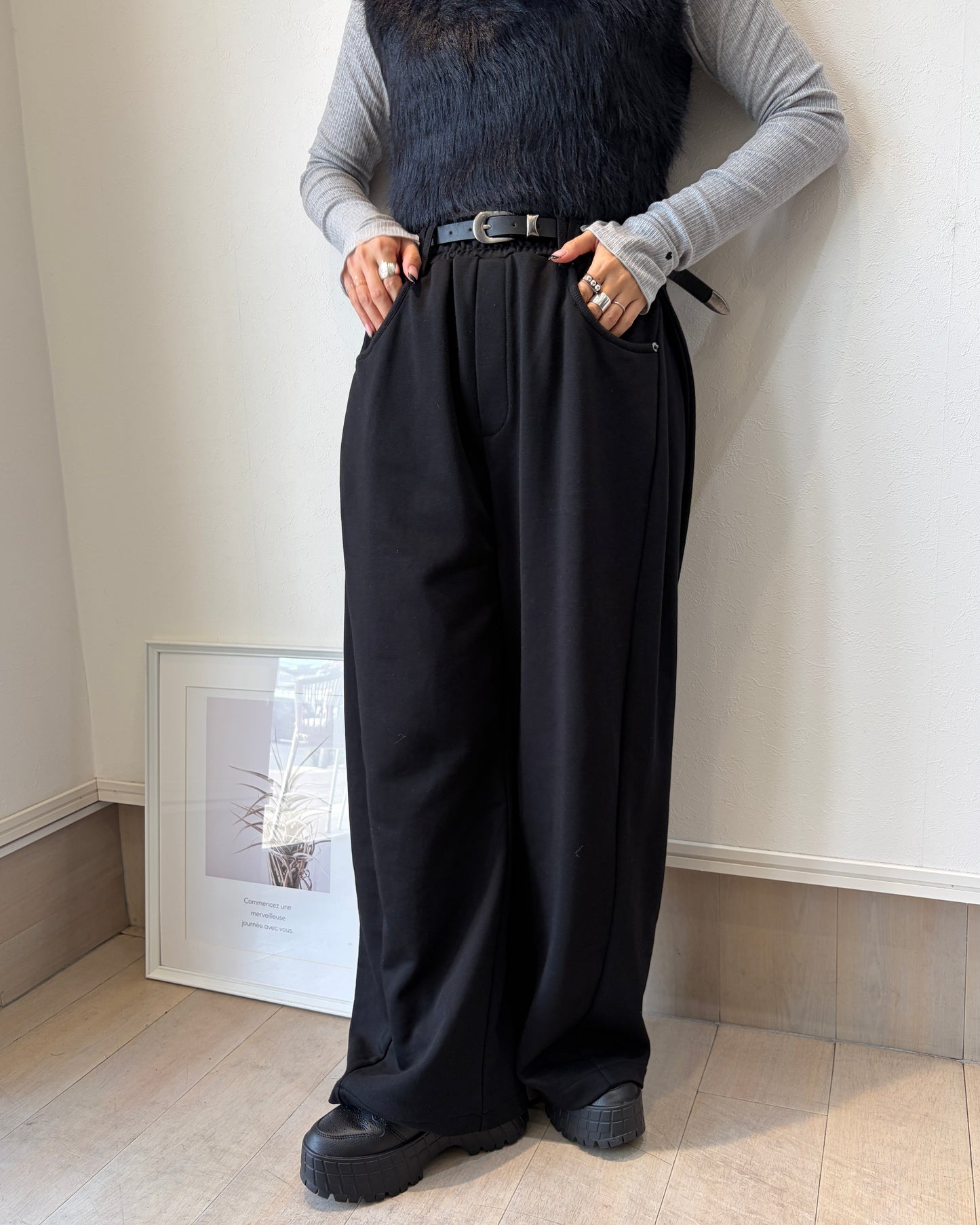 ベルト付きスウェットパンツ