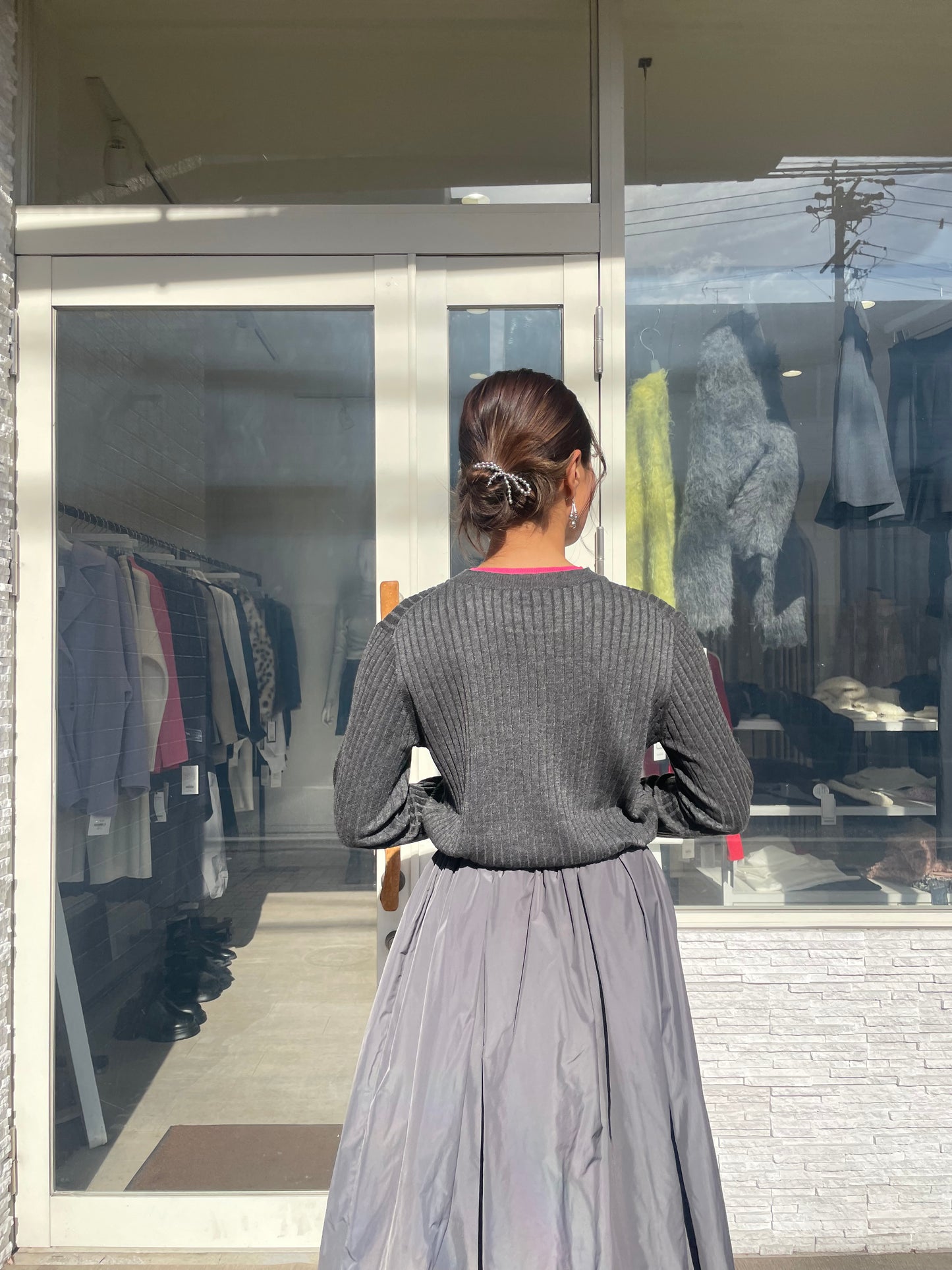 フリルクルーネックニット