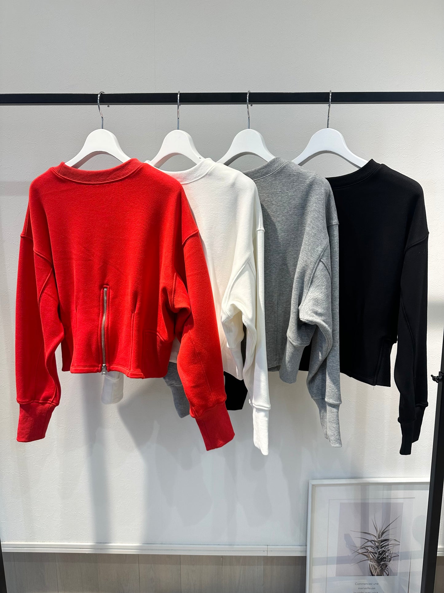 ボンバーヒートクロップドプルオーバー