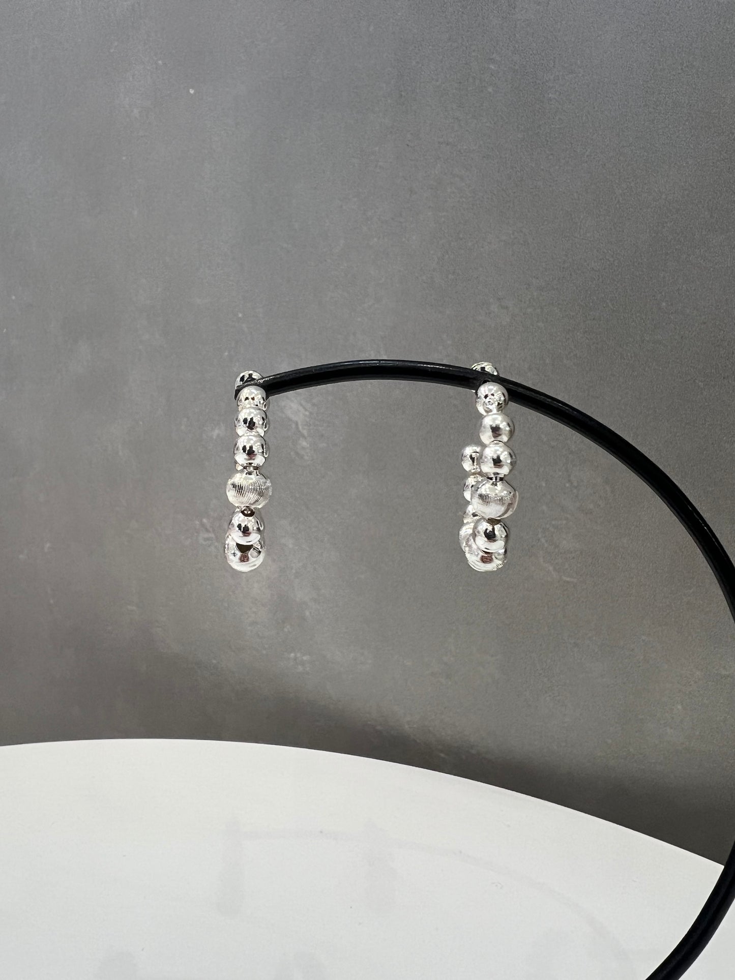 ボールフープピアス