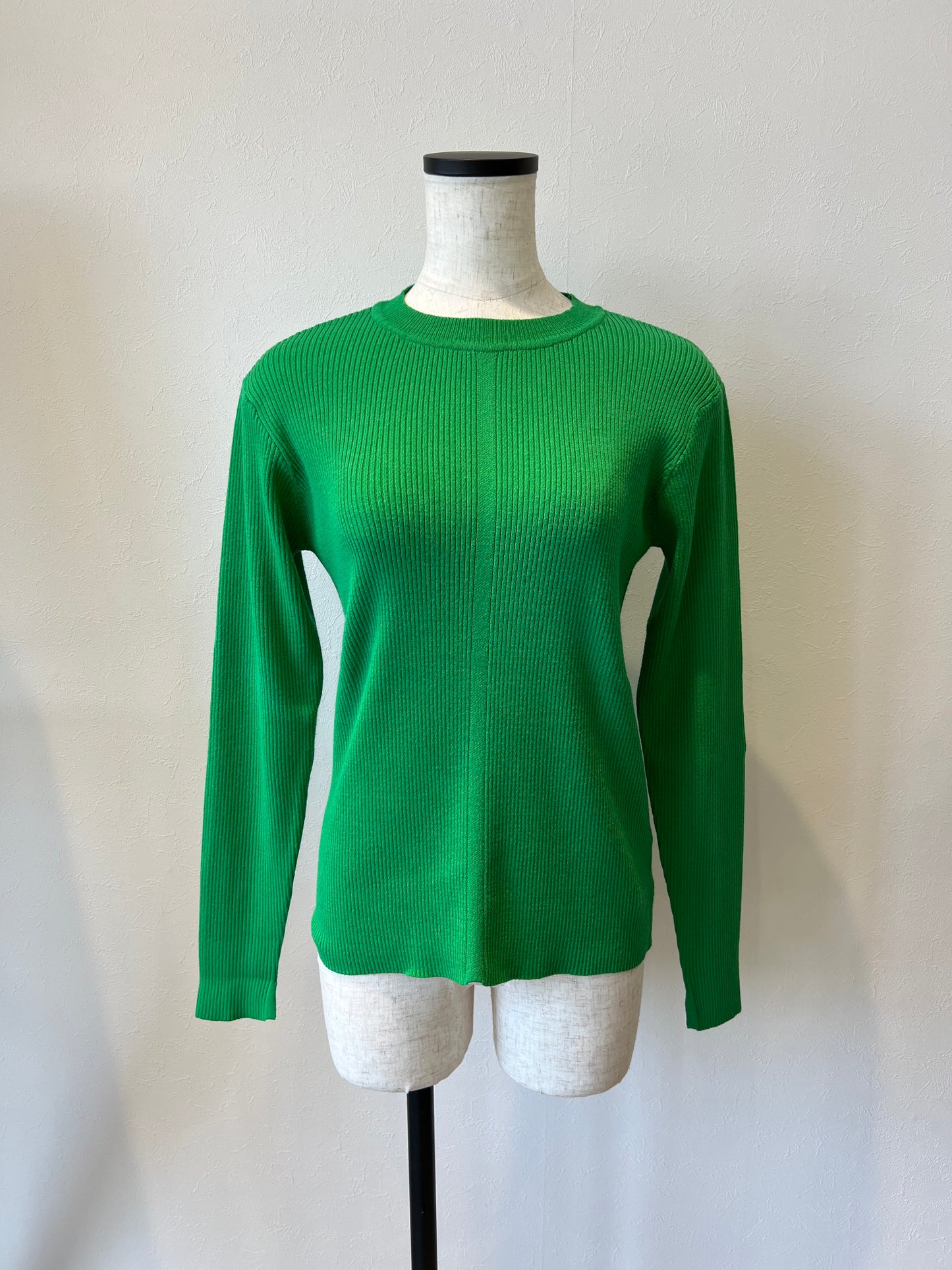 クルーネックリブニット