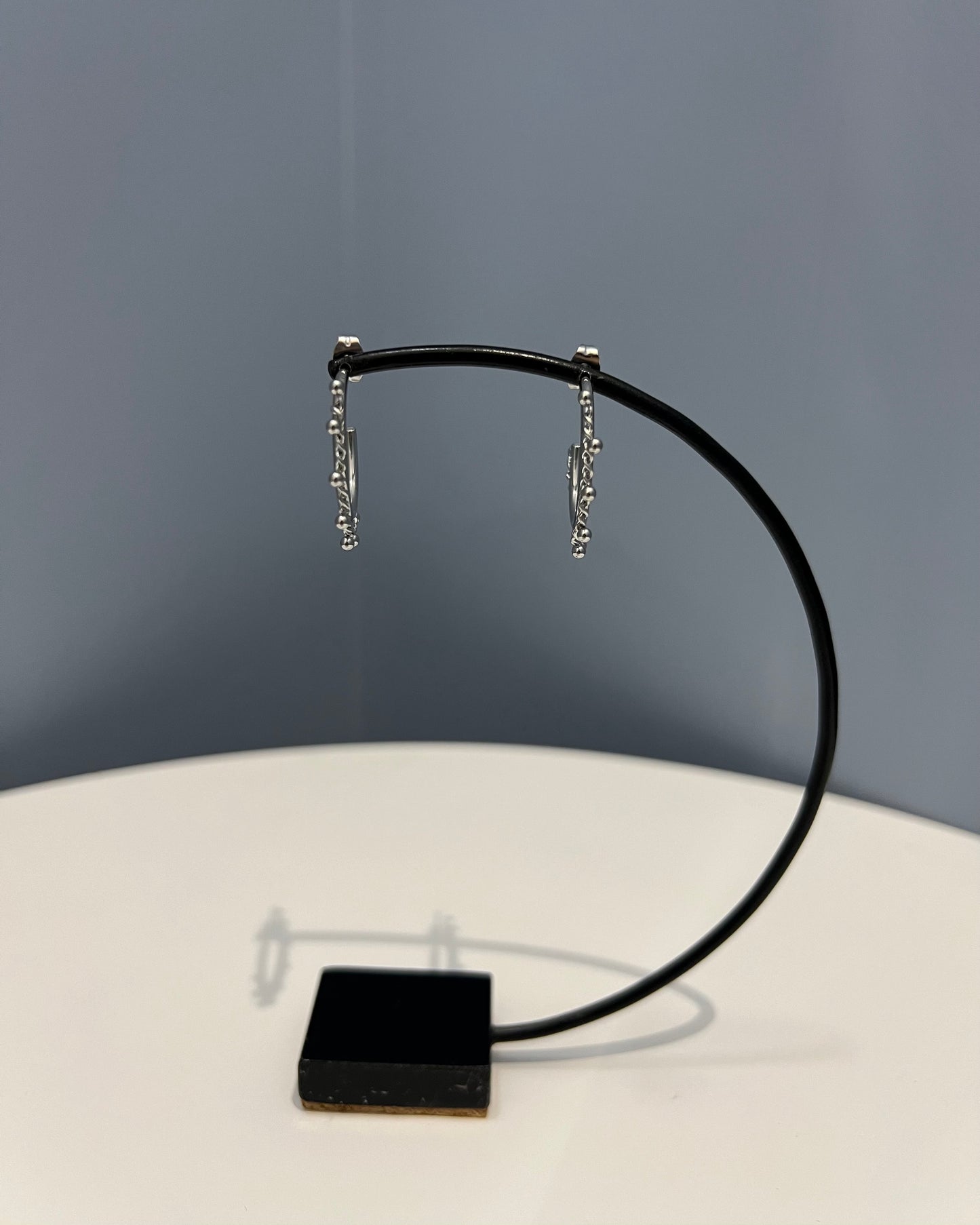 チェーンラインピアス
