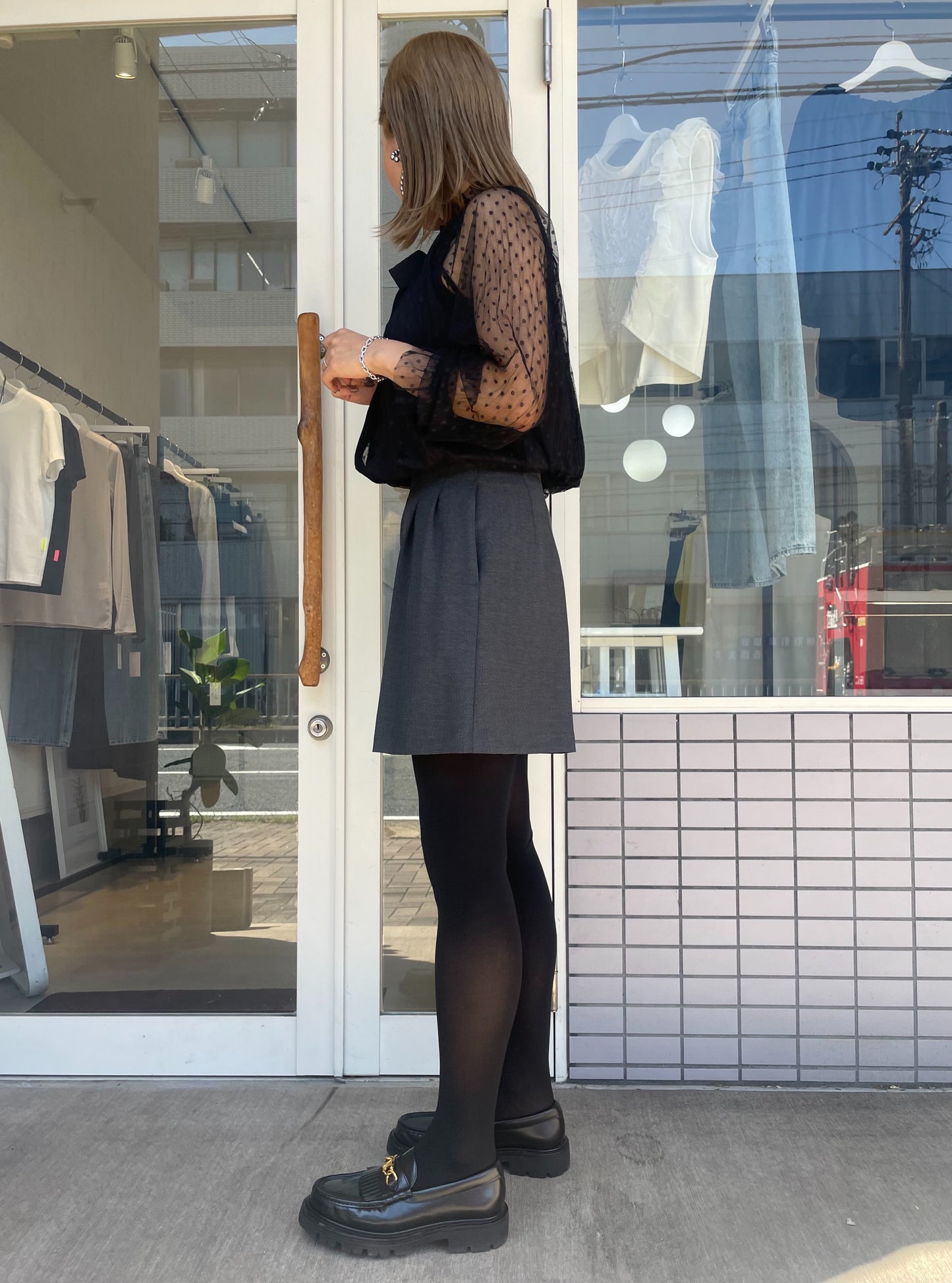 タックショートパンツ
