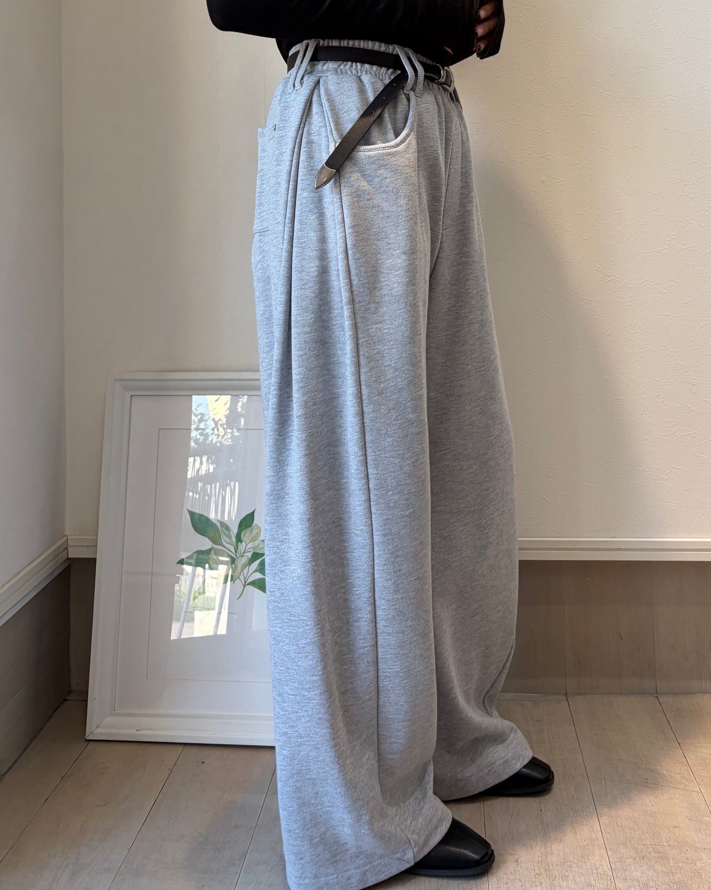 ベルト付きスウェットパンツ
