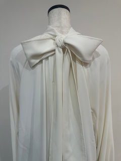 ボリュームスリーブリボンブラウス