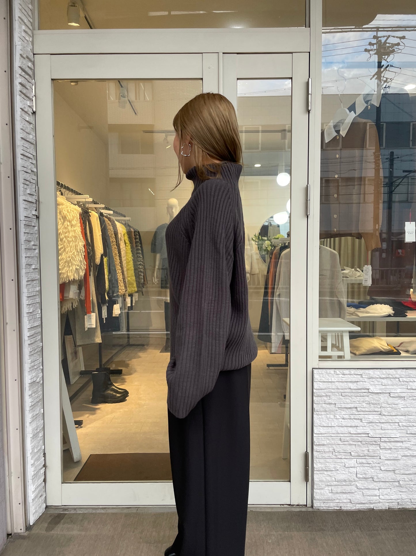 オフタートルリブニット