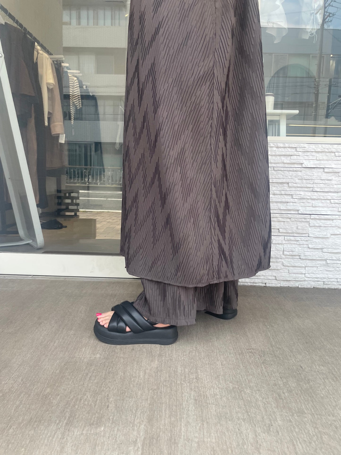 デザインプリーツパンツ
