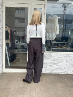 ベーシックタックパンツ