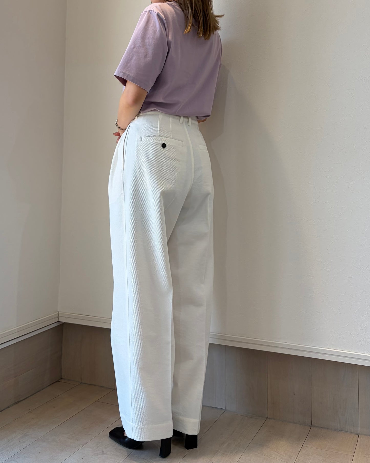 ツータックパンツ