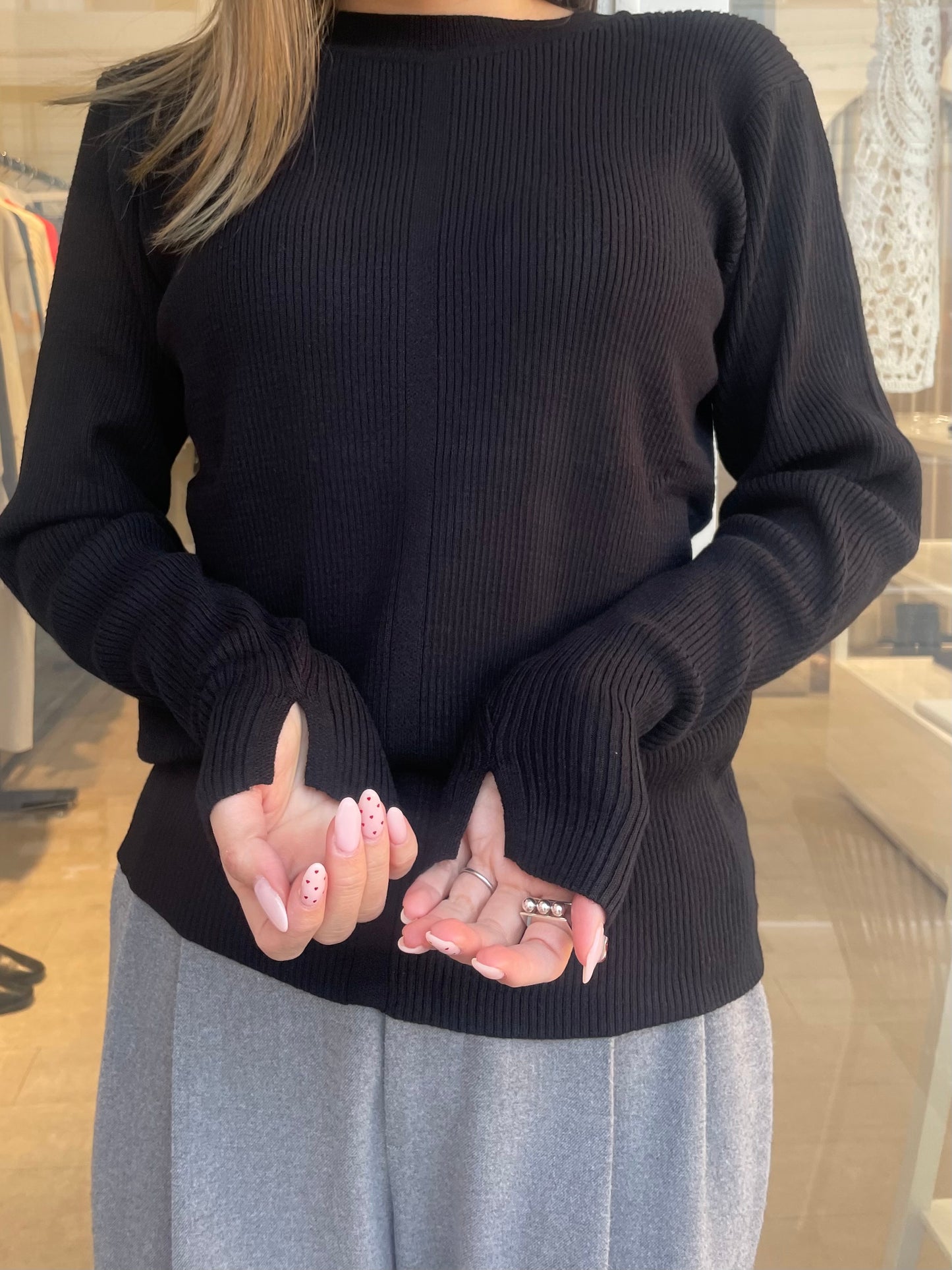 クルーネックリブニット