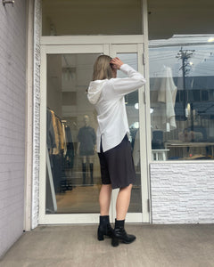 バックスリットフーディー