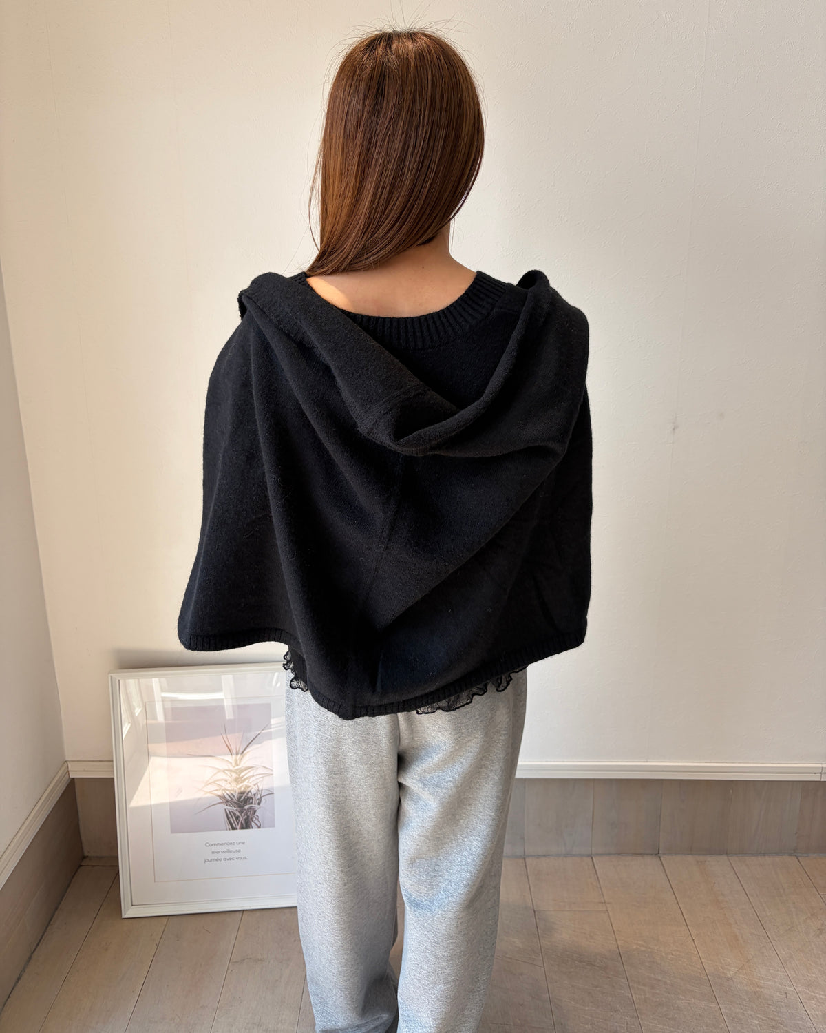 ストール付きVネックニット