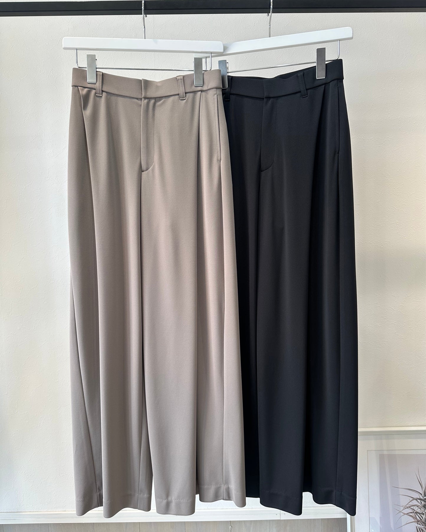 ストレッチタックパンツ
