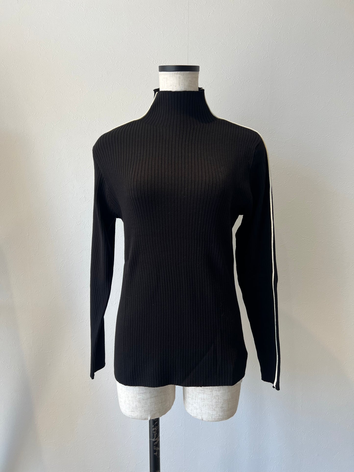 サイドラインタートルニット