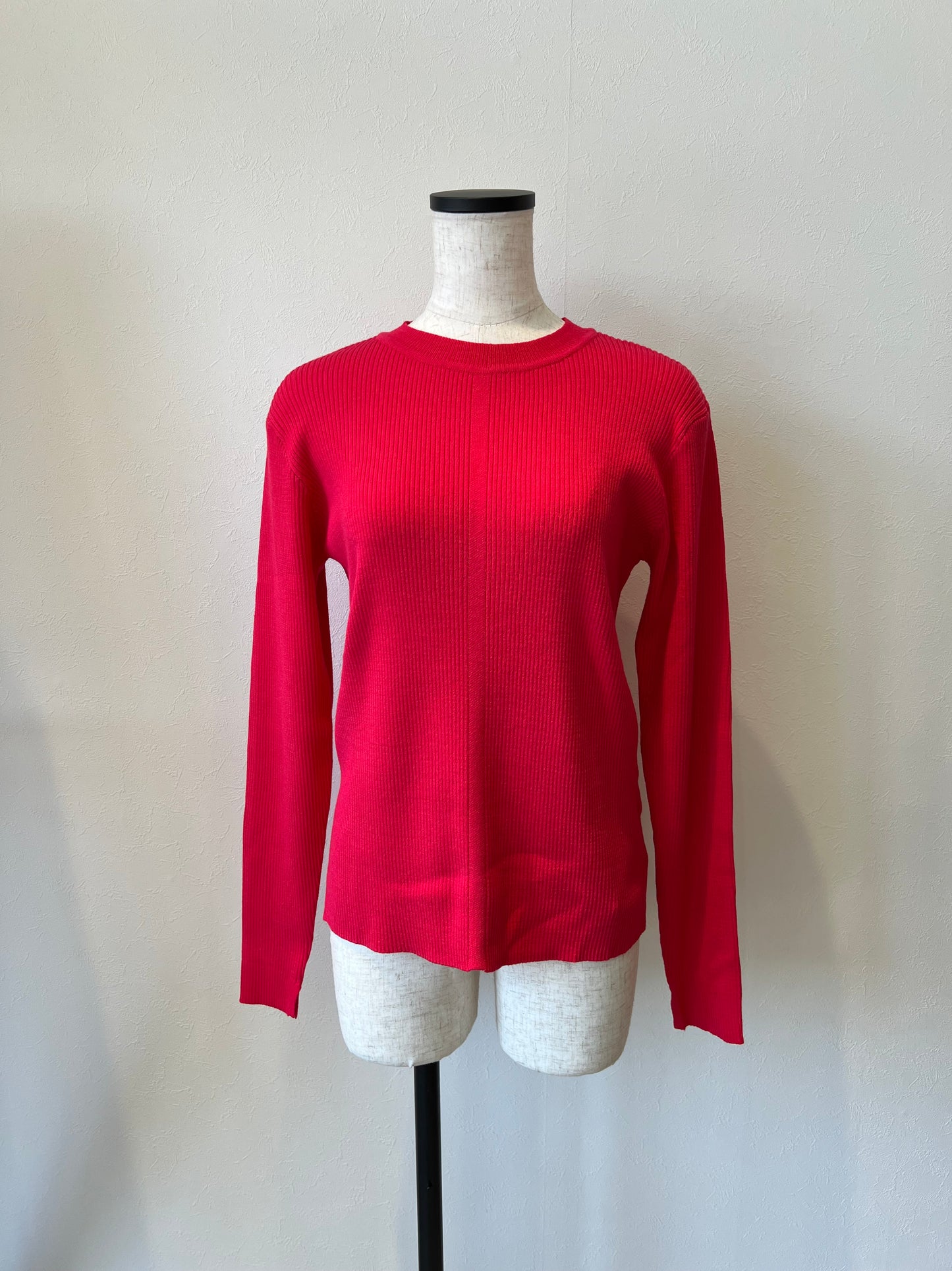 クルーネックリブニット