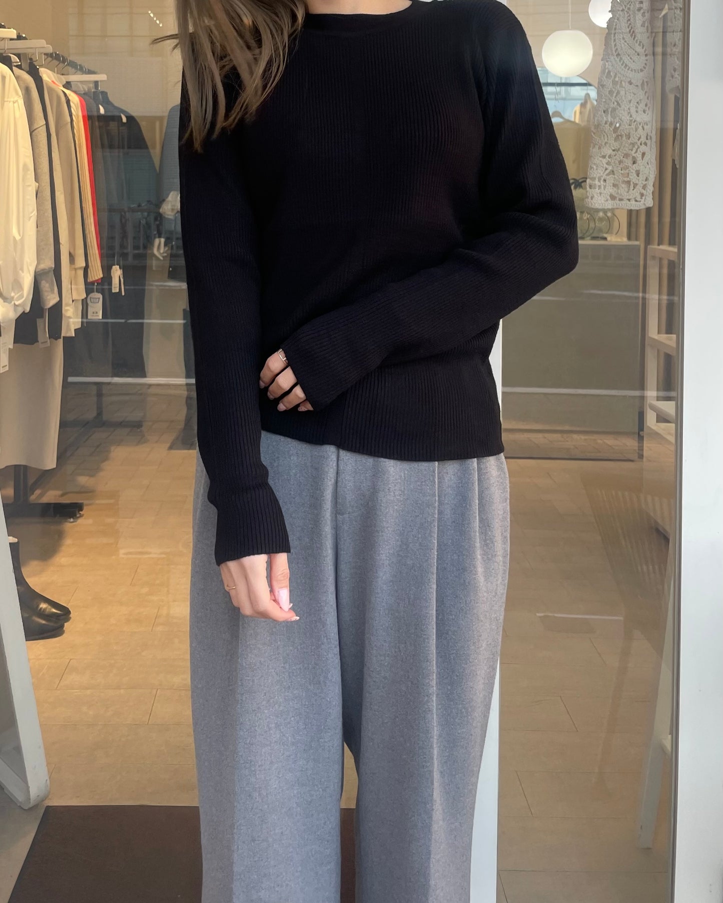 クルーネックリブニット