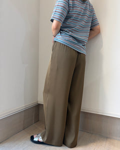 サテンワイドパンツ